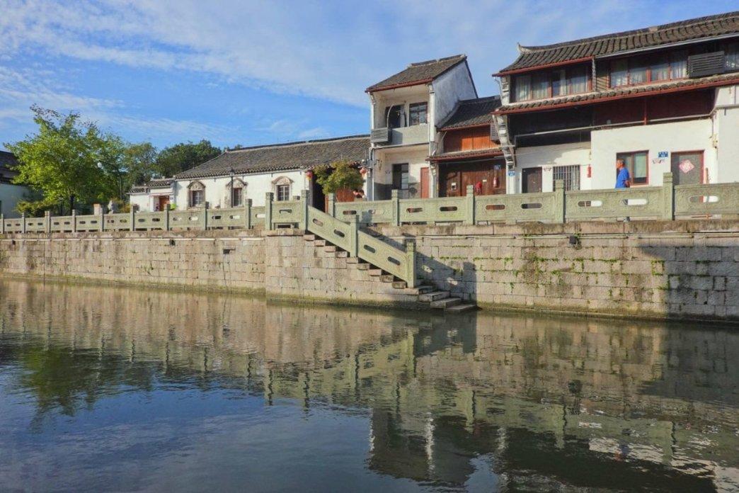 高清组图：备战春运，动车从“头”到“脚”忙体检
